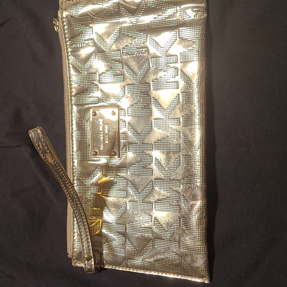 MK clutch
